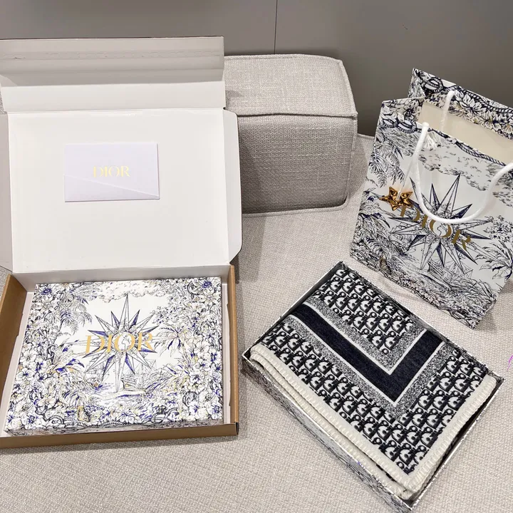 スーパーコピー ディオール マフラー