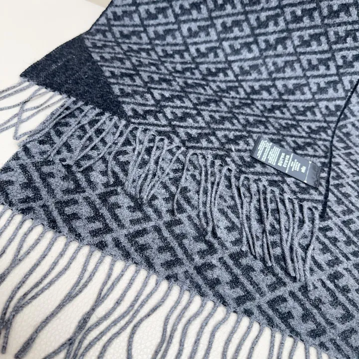 スーパーコピー フェンディ マフラー