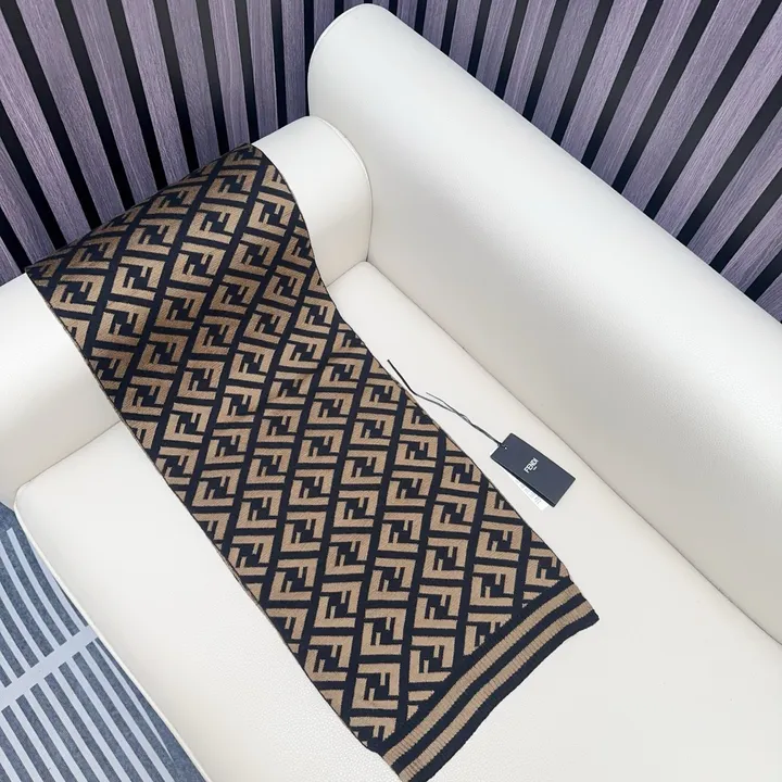 スーパーコピー フェンディ マフラー