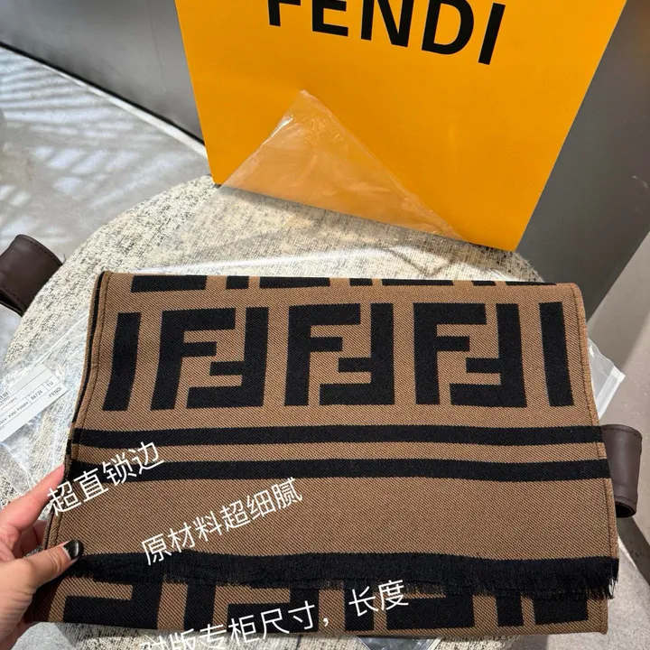 スーパーコピー フェンディ マフラー