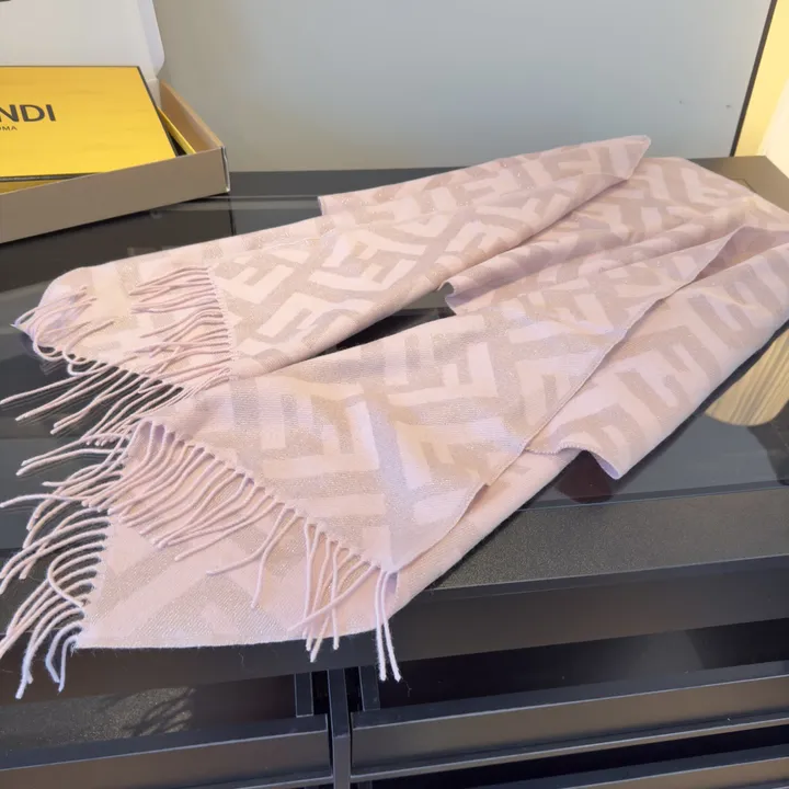 スーパーコピー フェンディ マフラー