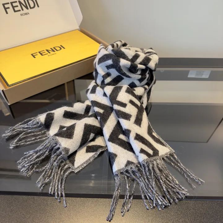 スーパーコピー フェンディ マフラー