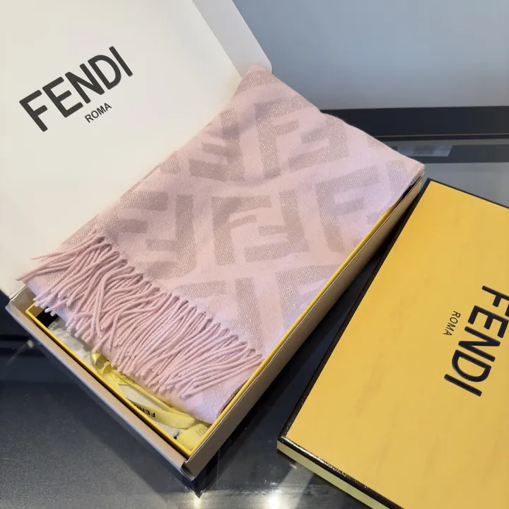 スーパーコピー フェンディ マフラー