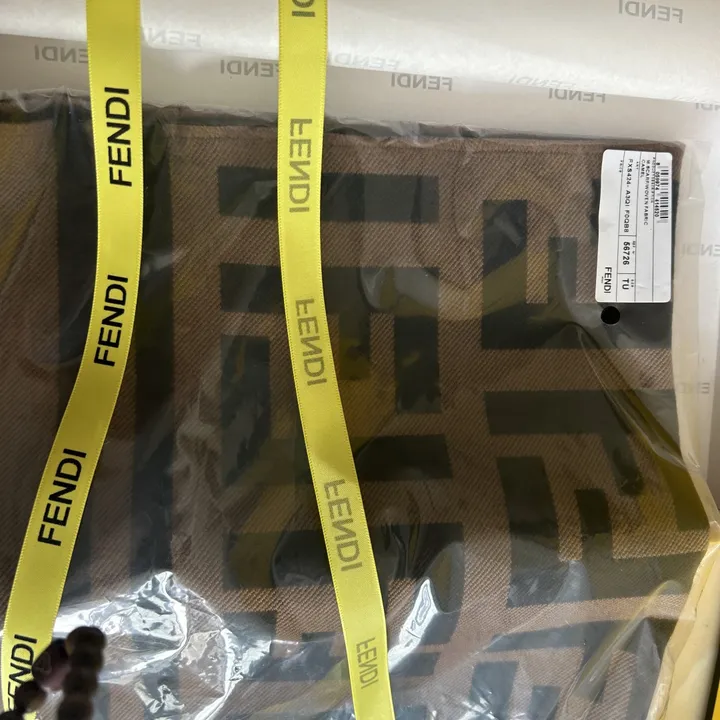 スーパーコピー フェンディ マフラー