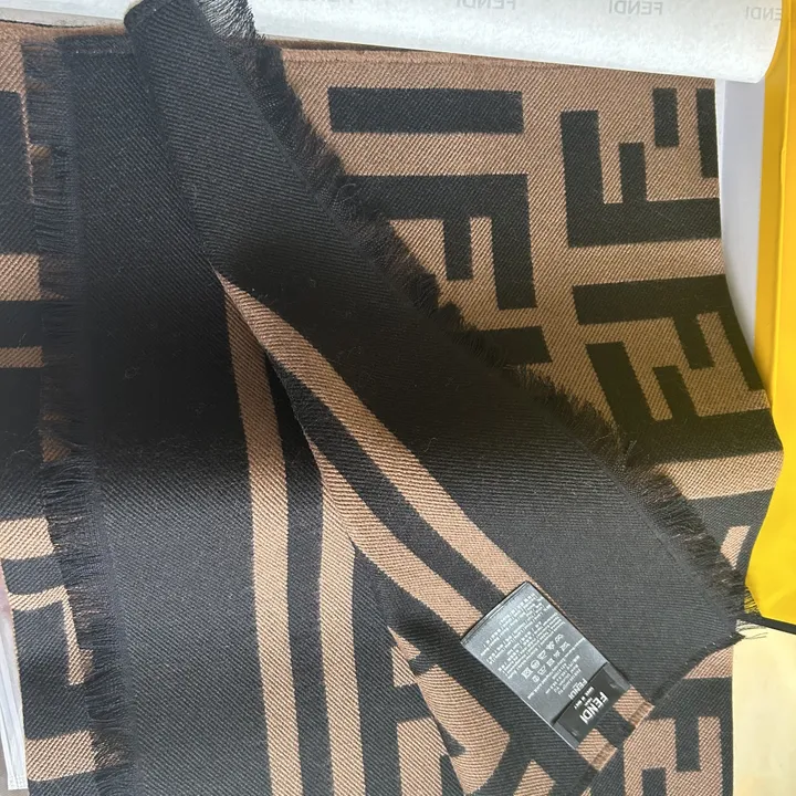 スーパーコピー フェンディ マフラー