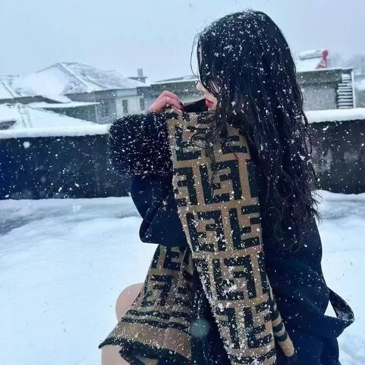 スーパーコピー フェンディ マフラー