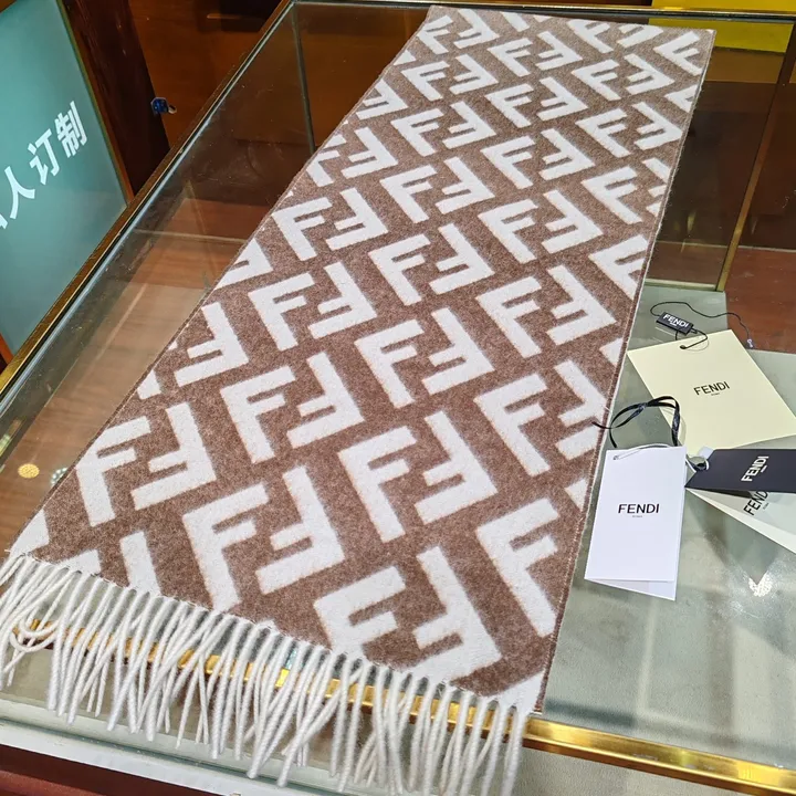 スーパーコピー フェンディ マフラー