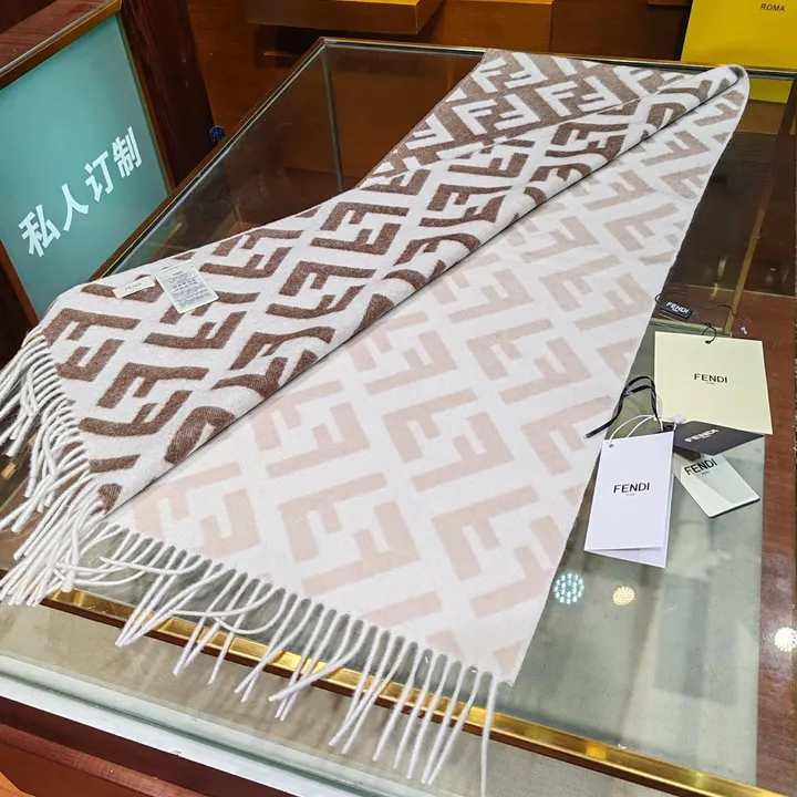 スーパーコピー フェンディ マフラー