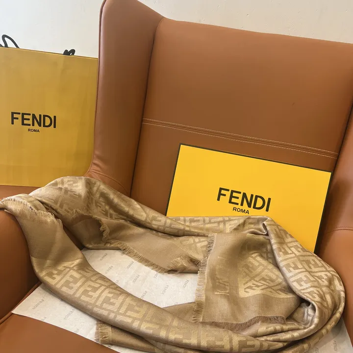 スーパーコピー フェンディ マフラー