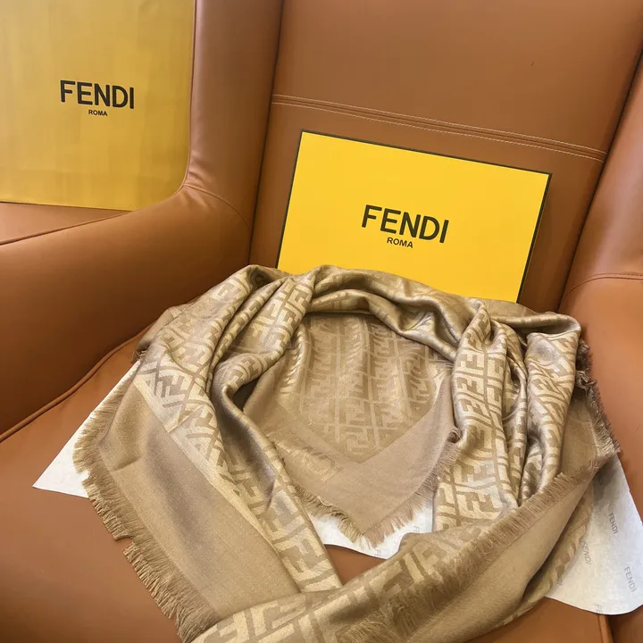 スーパーコピー フェンディ マフラー