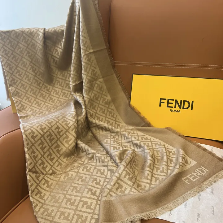 スーパーコピー フェンディ マフラー