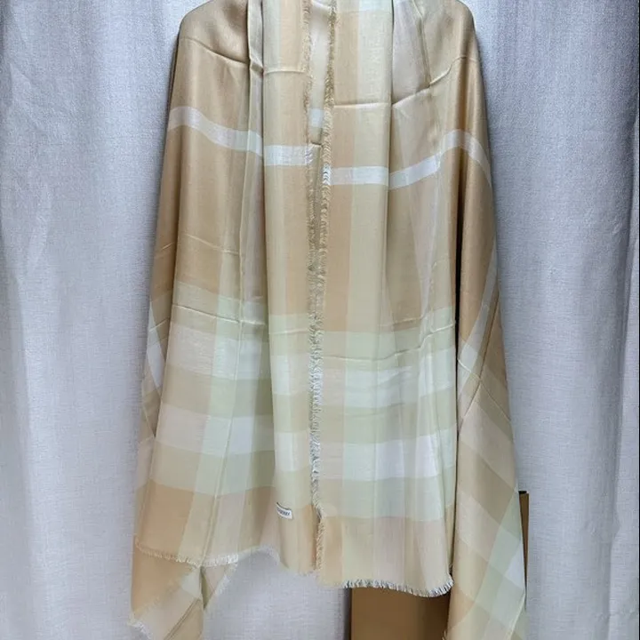 スーパーコピー バーバリー ス マフラー