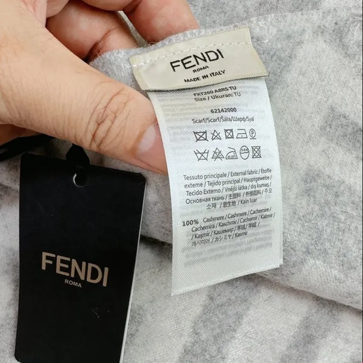 スーパーコピー フェンディ マフラー