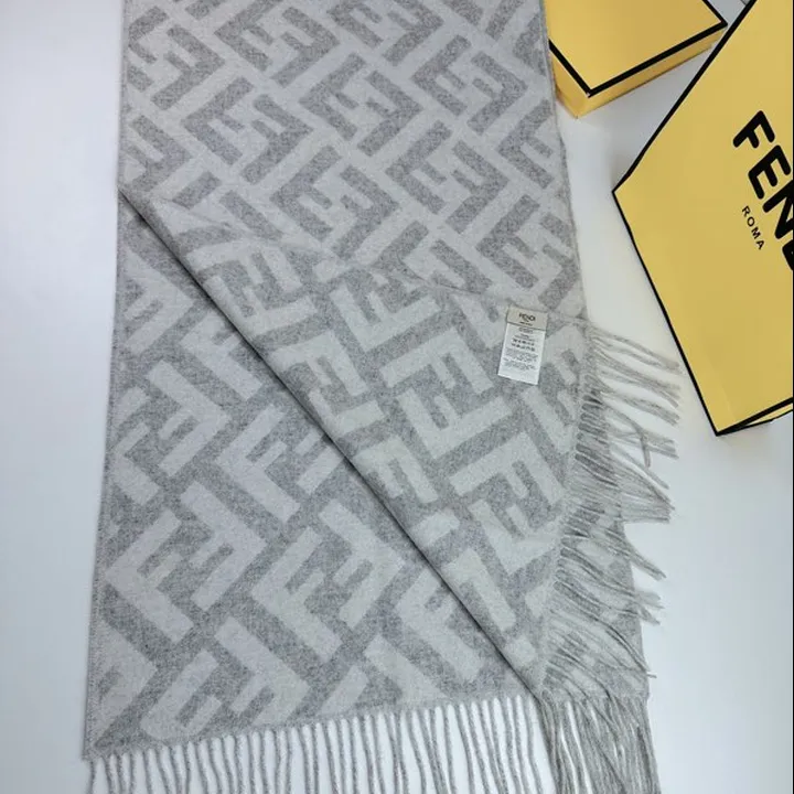 スーパーコピー フェンディ マフラー