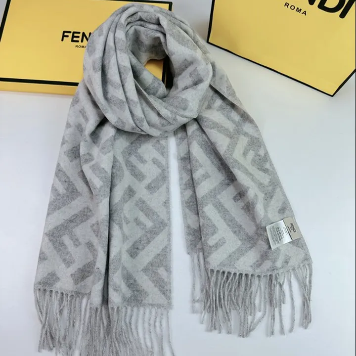 スーパーコピー フェンディ マフラー