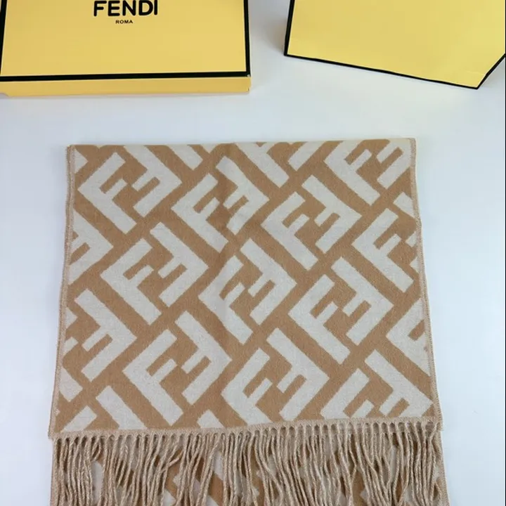 スーパーコピー フェンディ マフラー