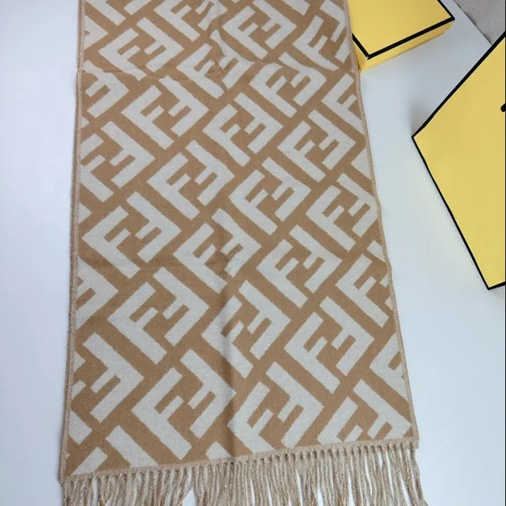 スーパーコピー フェンディ マフラー