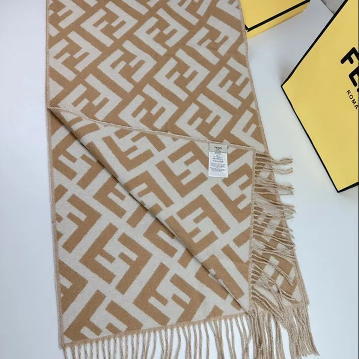 スーパーコピー フェンディ マフラー