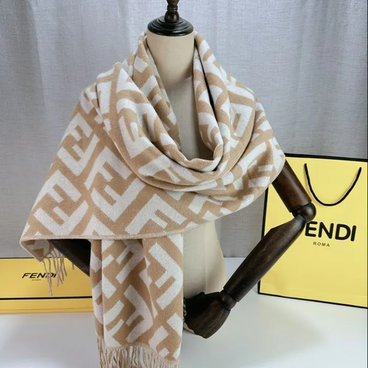 スーパーコピー フェンディ マフラー