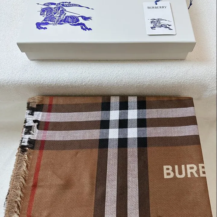 スーパーコピー バーバリー ス マフラー