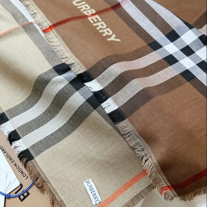 スーパーコピー バーバリー ス マフラー