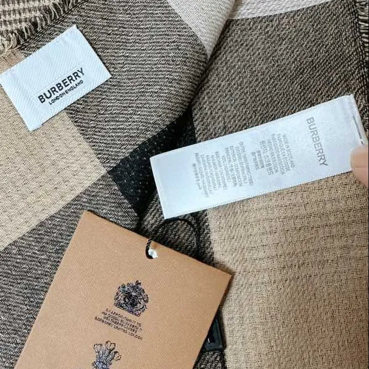 スーパーコピー バーバリー ス マフラー