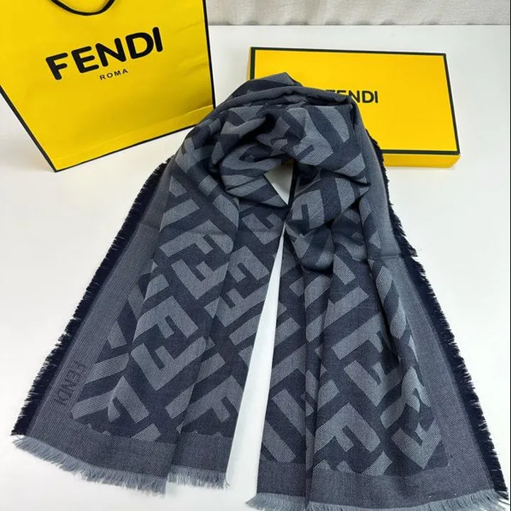 スーパーコピー フェンディ マフラー