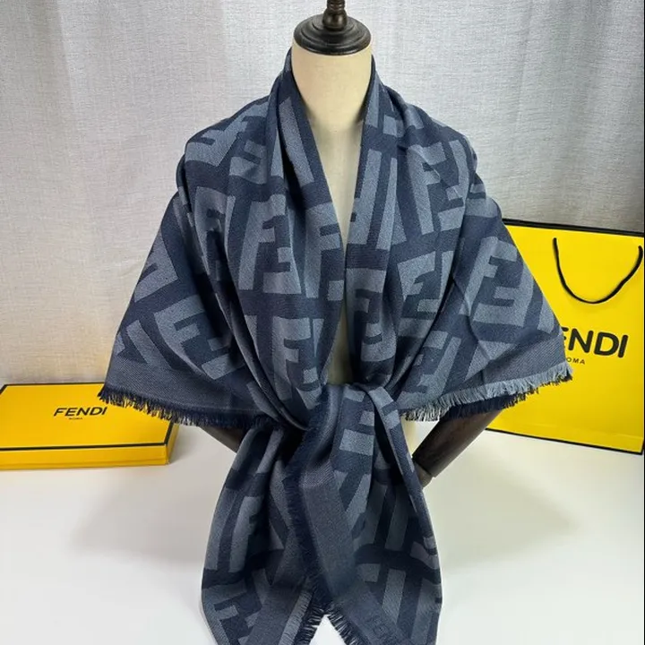 スーパーコピー フェンディ マフラー