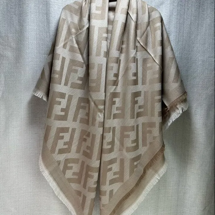 スーパーコピー フェンディ マフラー