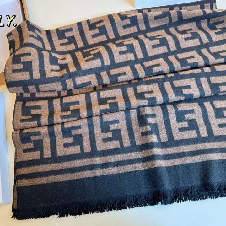 スーパーコピー フェンディ マフラー