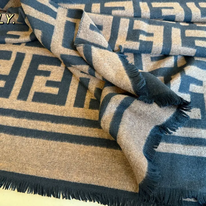 スーパーコピー フェンディ マフラー