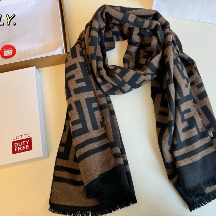 スーパーコピー フェンディ マフラー