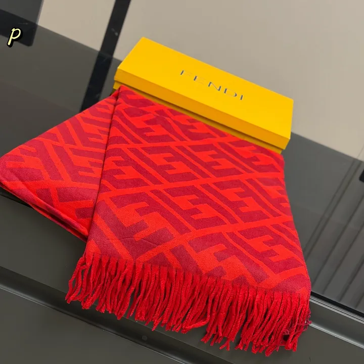 スーパーコピー フェンディ マフラー