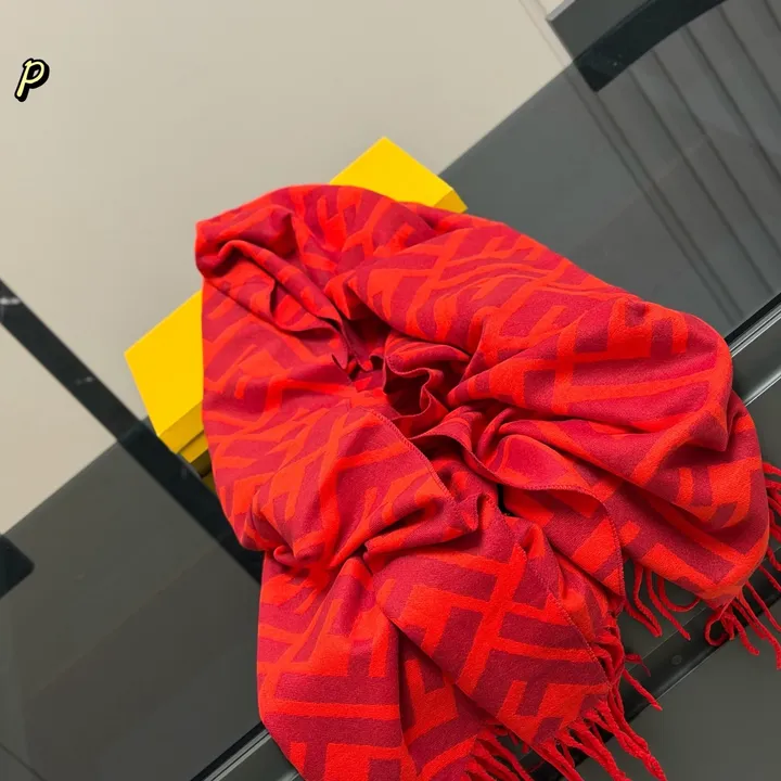 スーパーコピー フェンディ マフラー