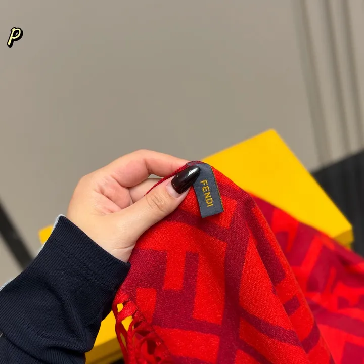 スーパーコピー フェンディ マフラー