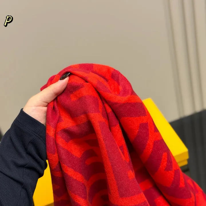 スーパーコピー フェンディ マフラー