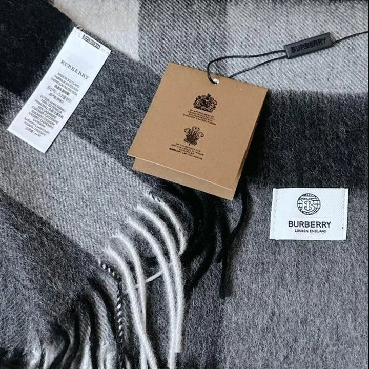 スーパーコピー バーバリー ス マフラー