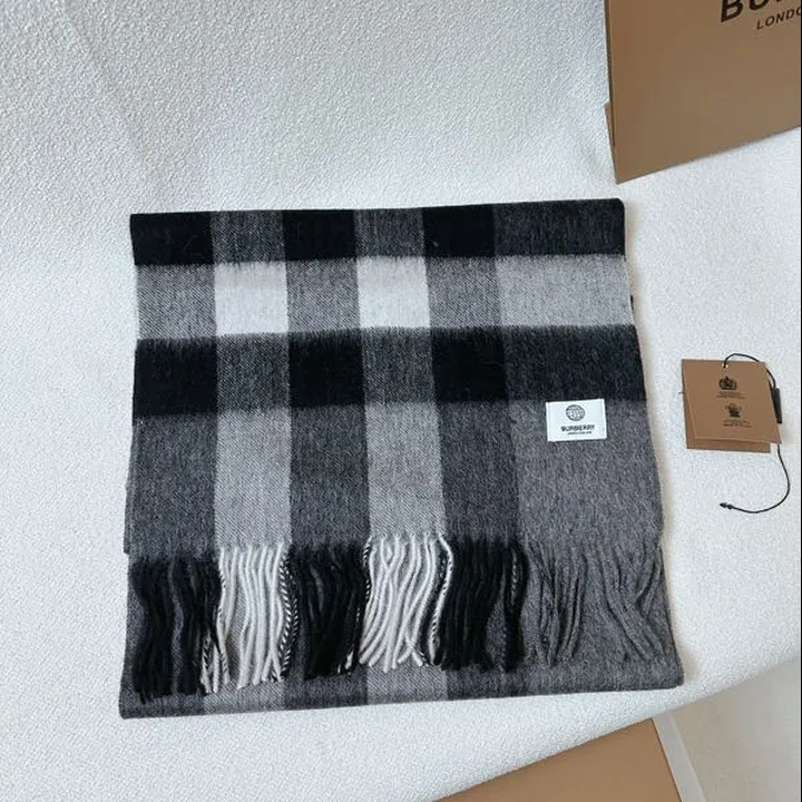 スーパーコピー バーバリー ス マフラー