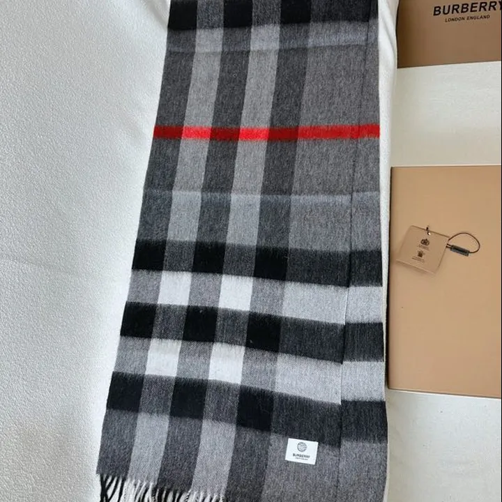 スーパーコピー バーバリー ス マフラー