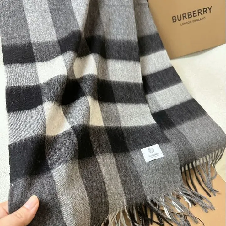 スーパーコピー バーバリー ス マフラー