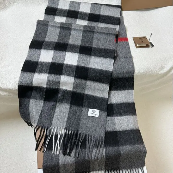 スーパーコピー バーバリー ス マフラー