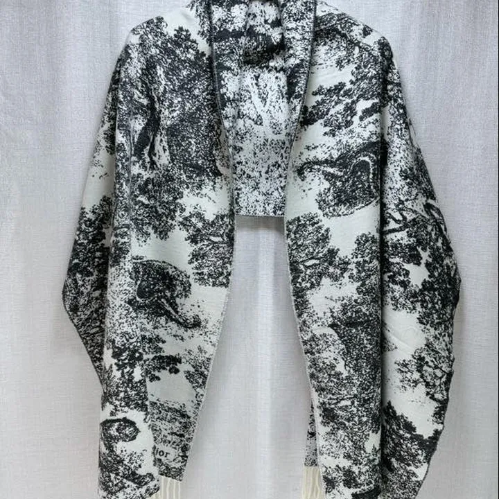 スーパーコピー ディオール マフラー