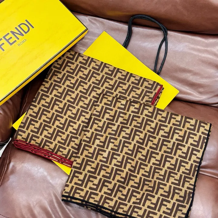 スーパーコピー フェンディ マフラー