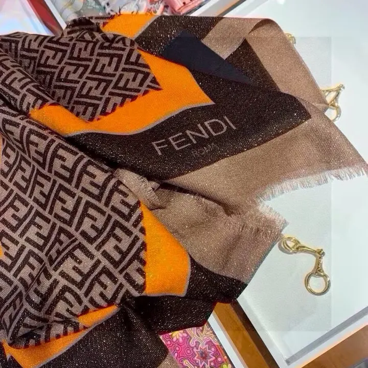 スーパーコピー フェンディ マフラー