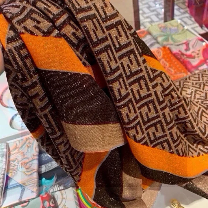 スーパーコピー フェンディ マフラー