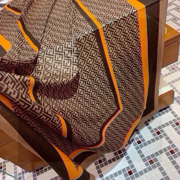 スーパーコピー フェンディ マフラー