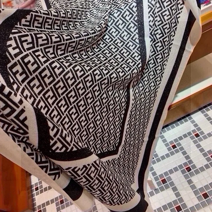 スーパーコピー フェンディ マフラー