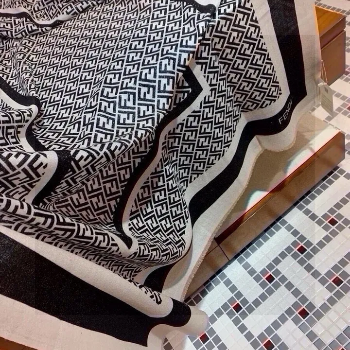 スーパーコピー フェンディ マフラー