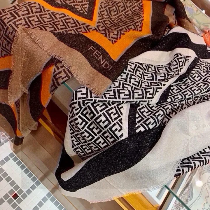 スーパーコピー フェンディ マフラー