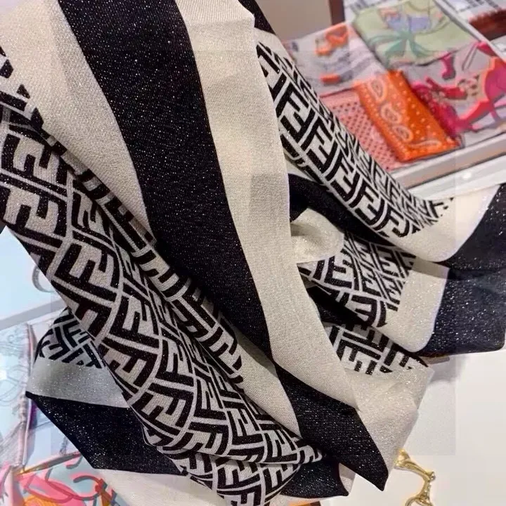 スーパーコピー フェンディ マフラー